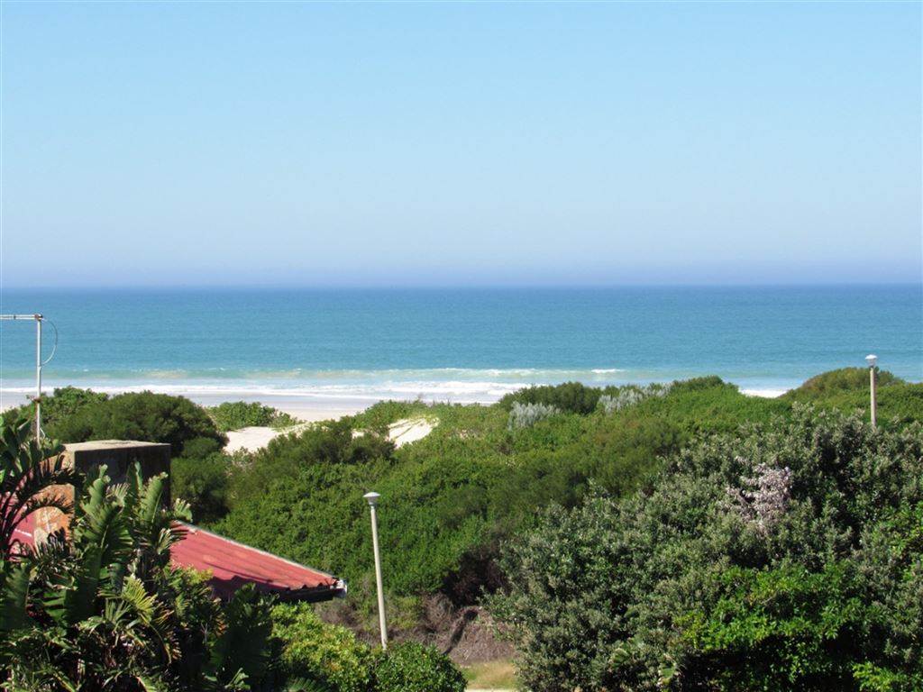 730 m² Land available in Paradise Beach photo number 2