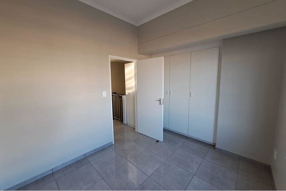 2 Bed Townhouse in Marlands photo number 6