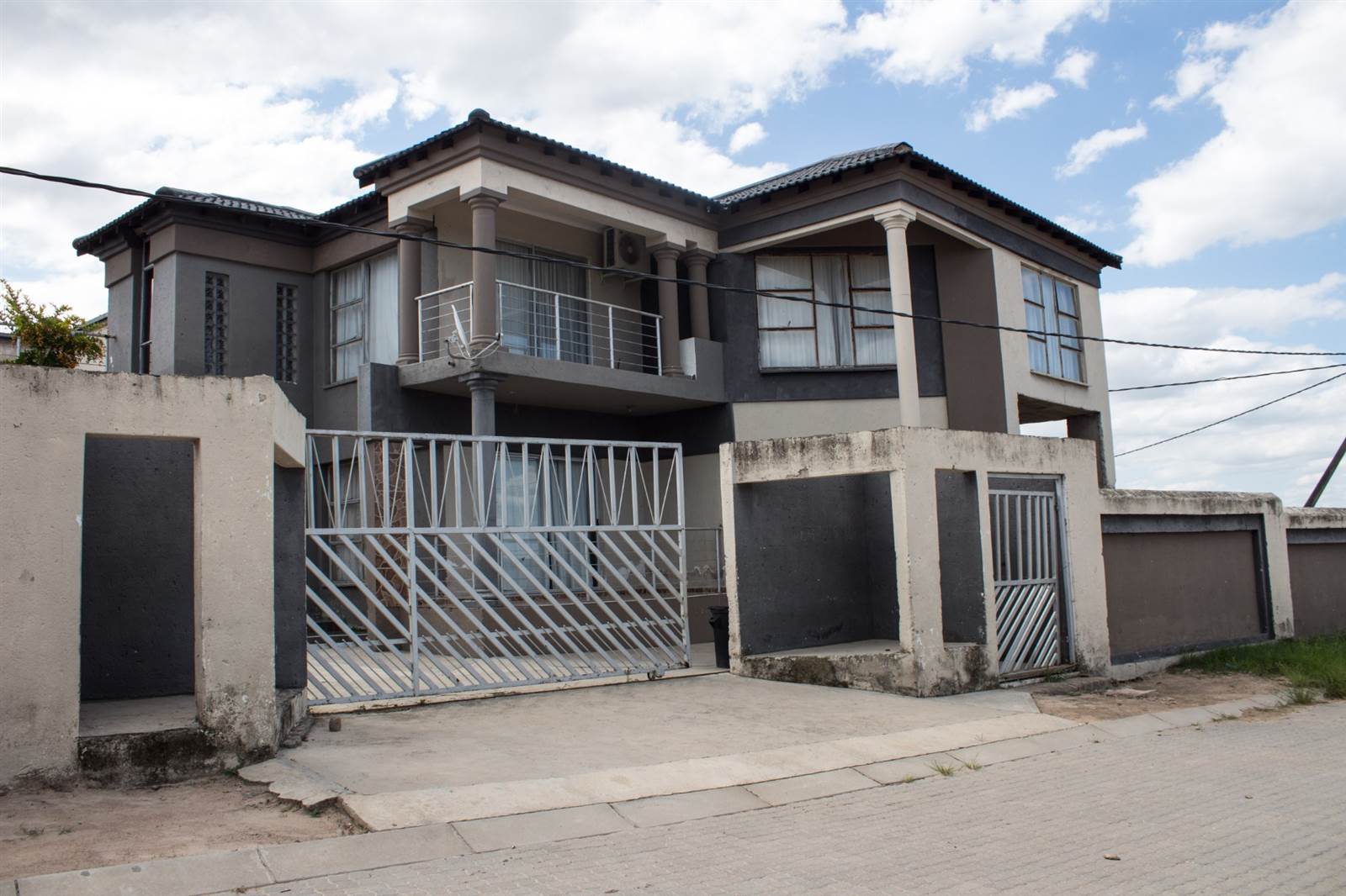 5 Bed House in Thulamahashe photo number 1