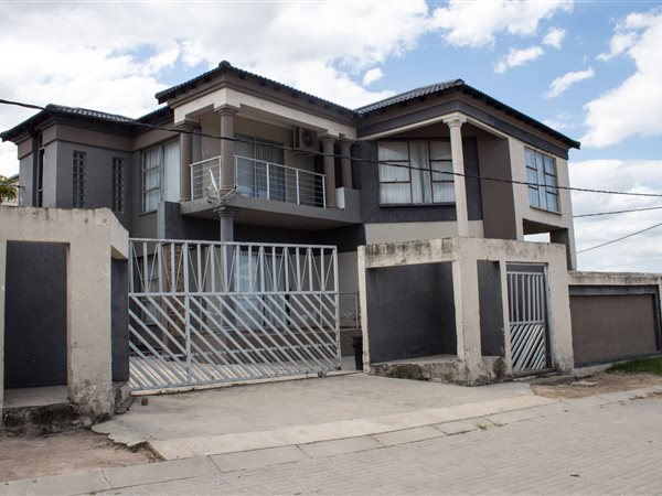 5 Bed House in Thulamahashe