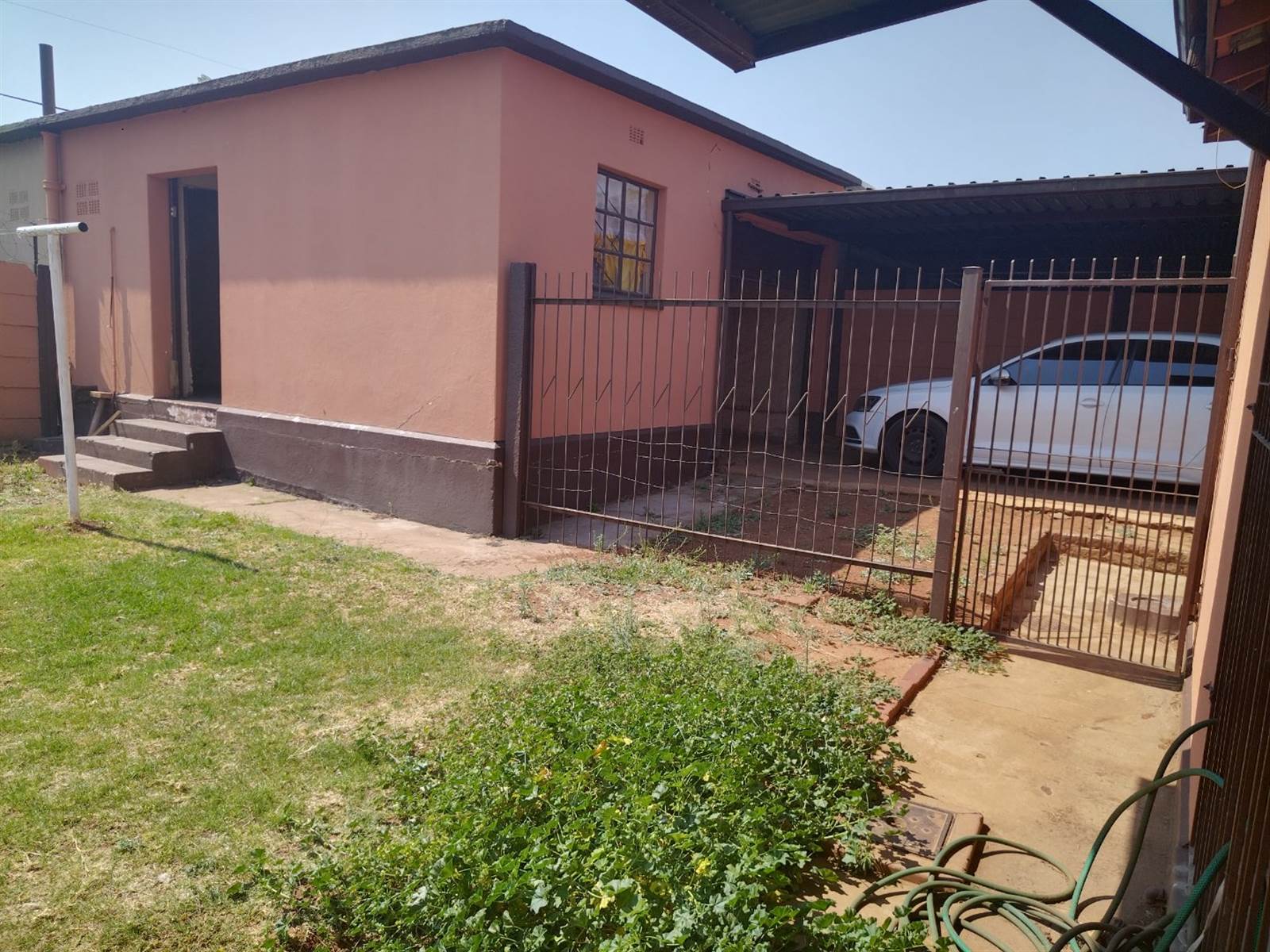 3 Bed House in Pretoria West photo number 2