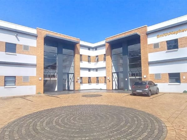 144  m² Office Space in Dawncliffe