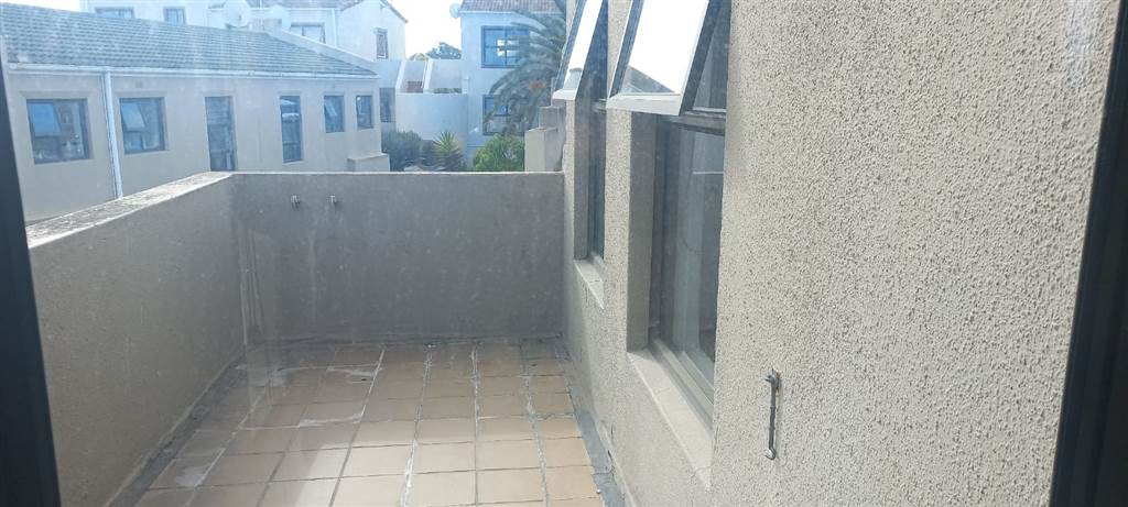 2 Bed Apartment in Parow North photo number 23