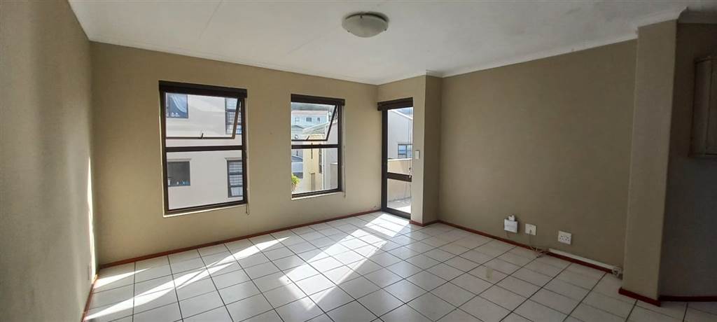 2 Bed Apartment in Parow North photo number 6