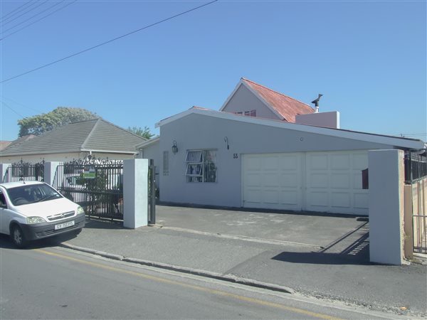 5 Bed House in Parow East