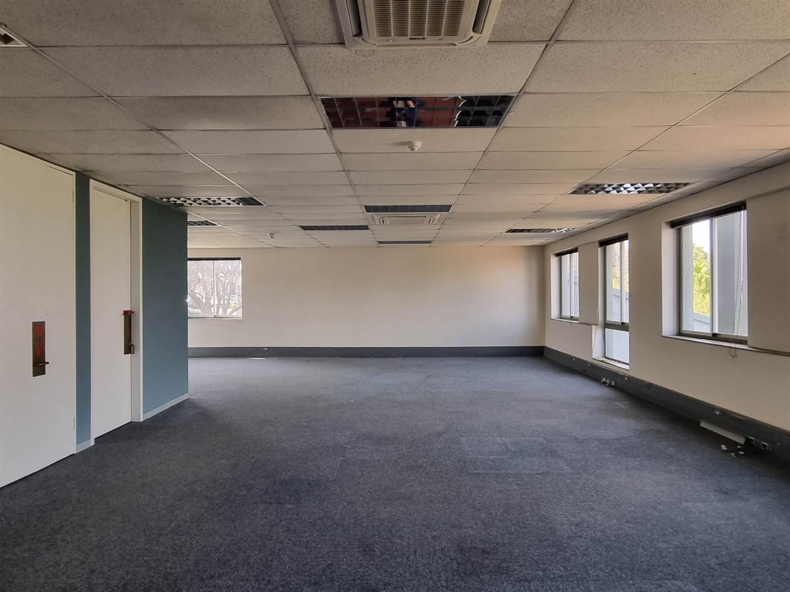 200  m² Commercial space in Woodmead photo number 4