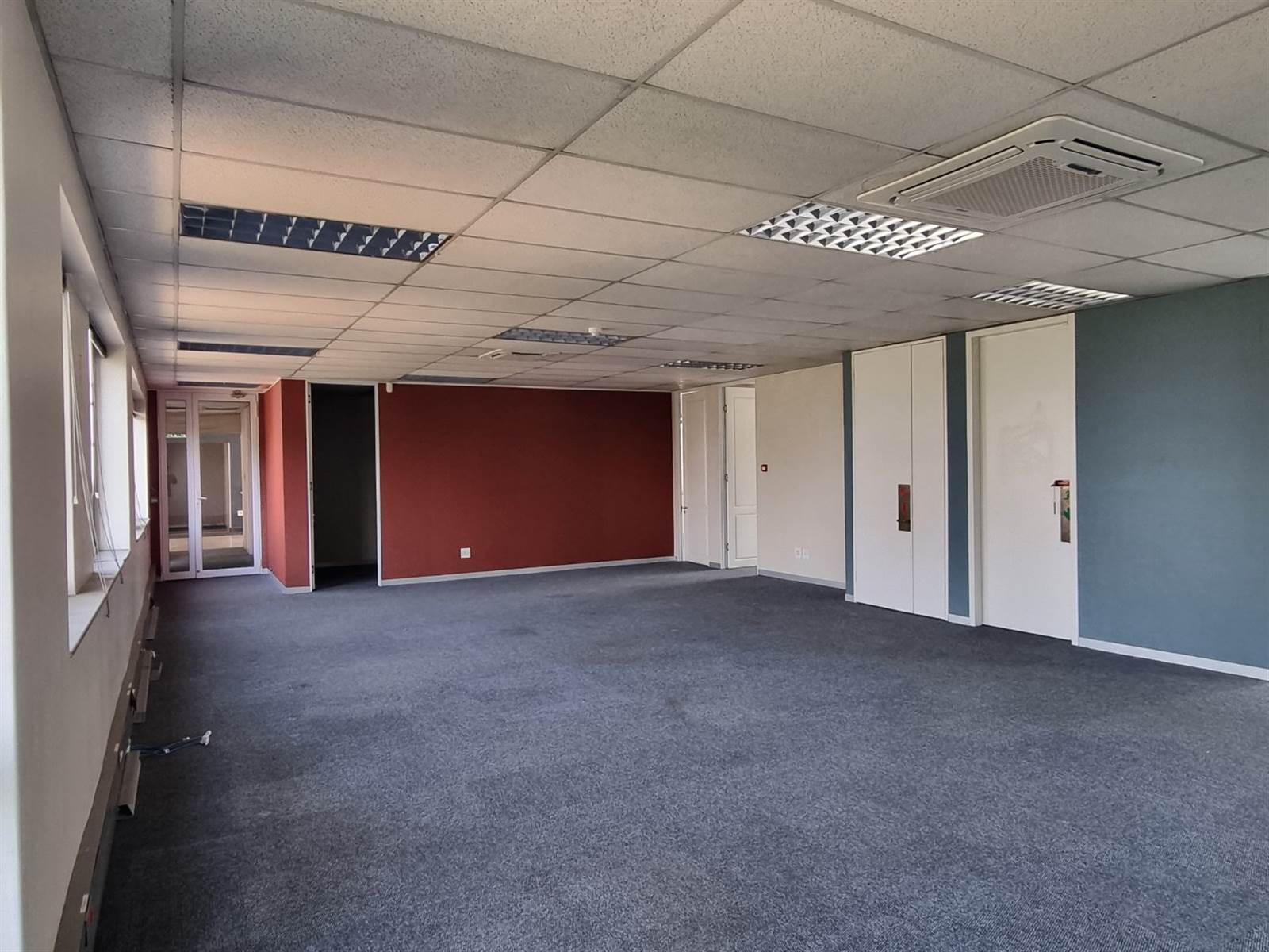 200  m² Commercial space in Woodmead photo number 8
