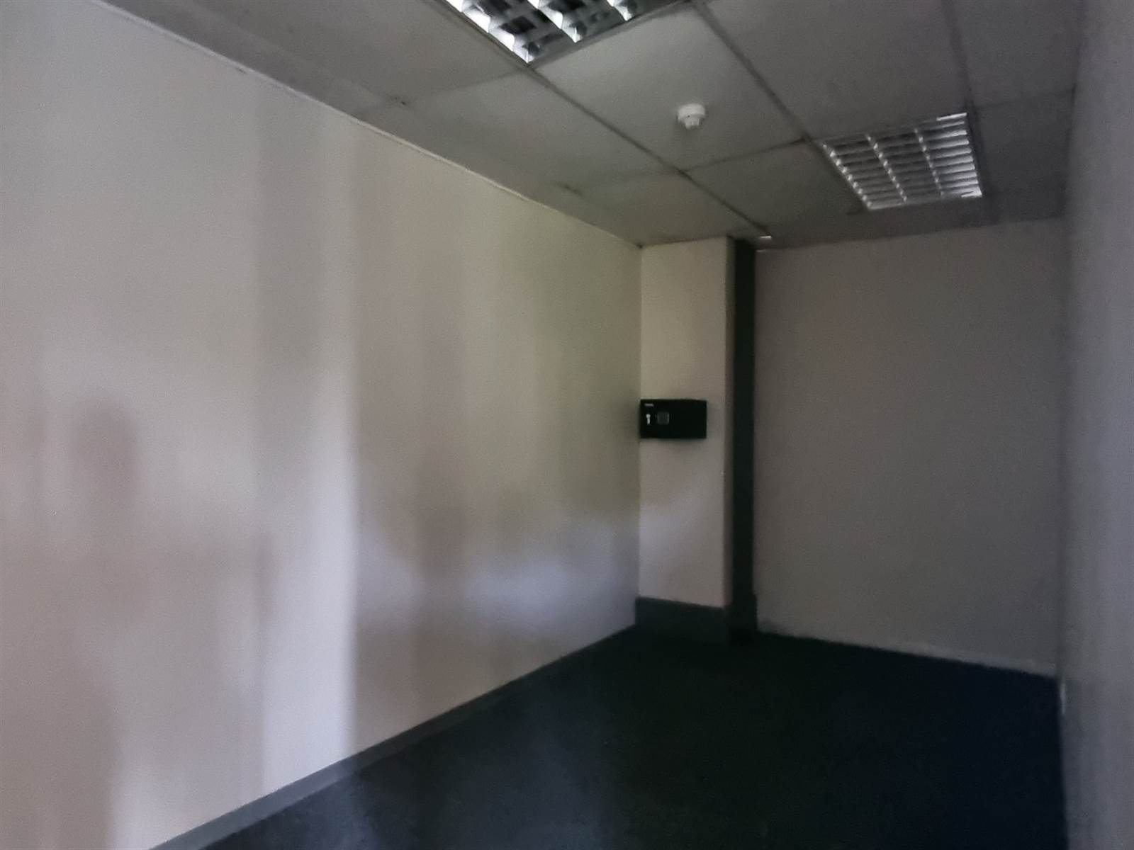 200  m² Commercial space in Woodmead photo number 12