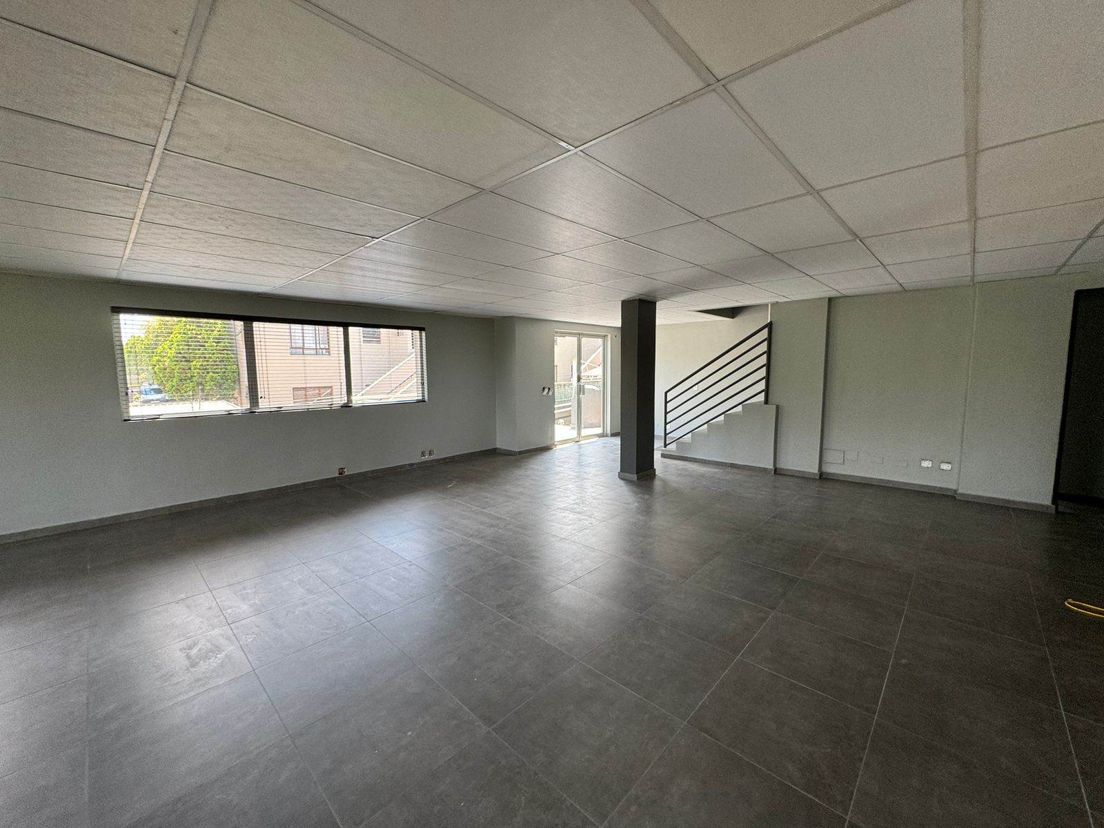 180  m² Commercial space in Sunninghill photo number 8