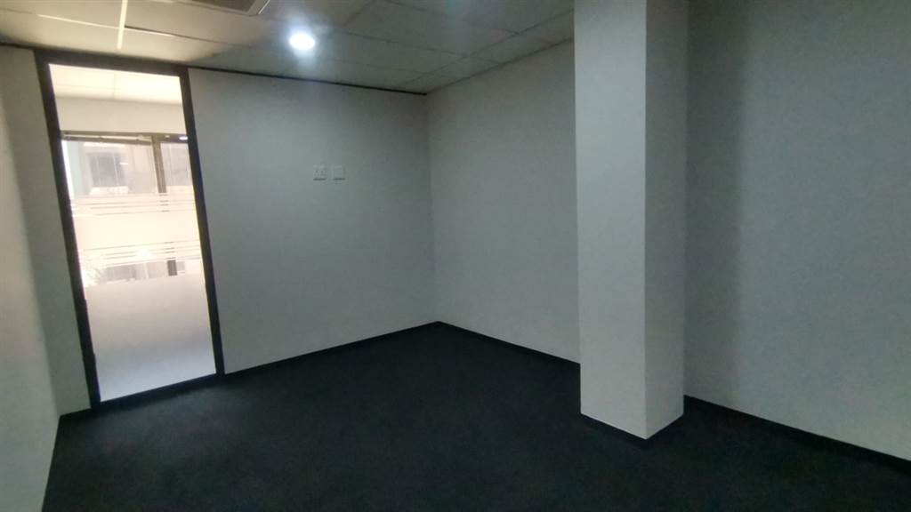 161  m² Commercial space in Parktown photo number 17