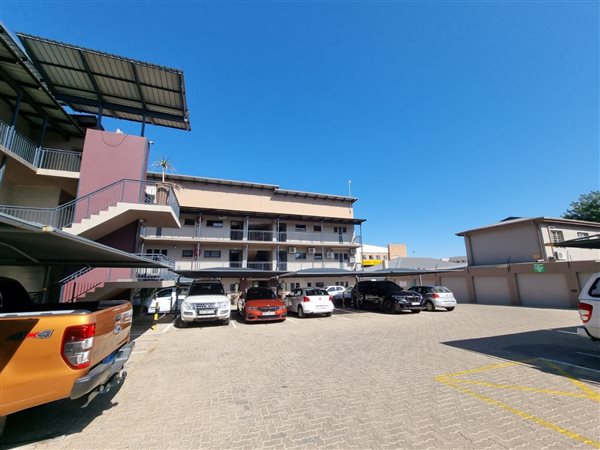 71  m² Commercial space