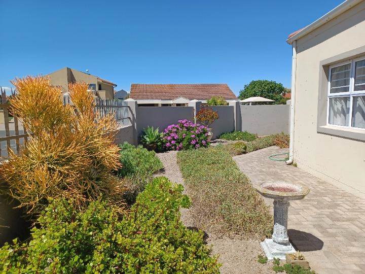 4 Bed House in Port Owen photo number 29