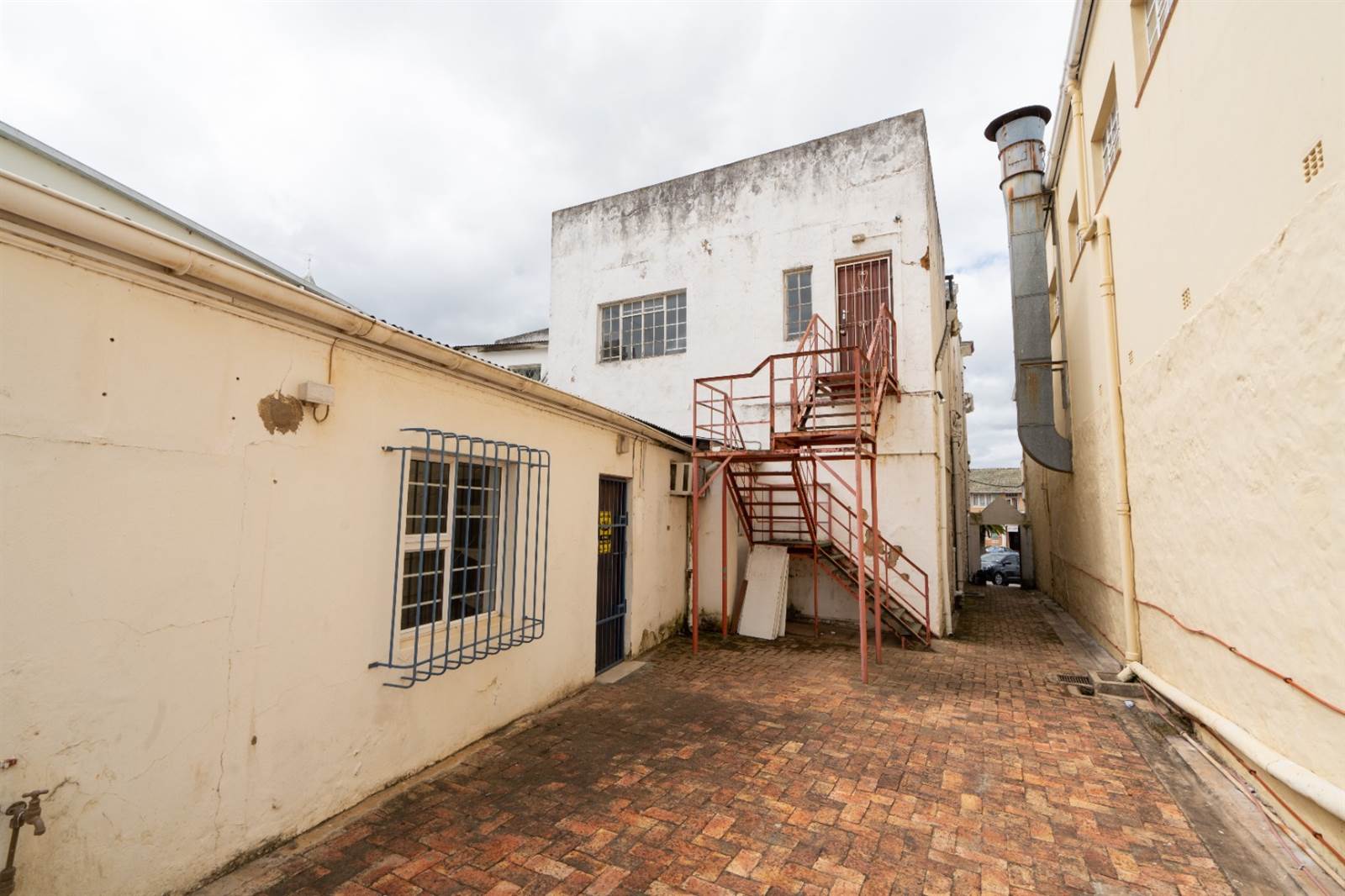 224  m² Commercial space in Grahamstown Central photo number 13