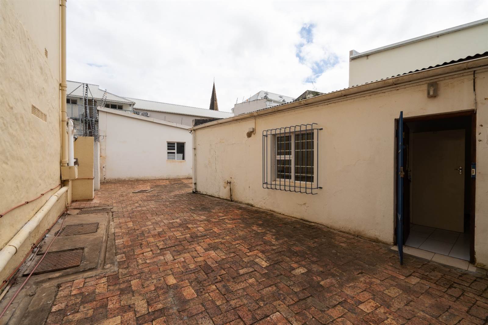 224  m² Commercial space in Grahamstown Central photo number 28