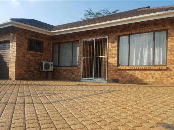 3 Bed Townhouse in Birdswood