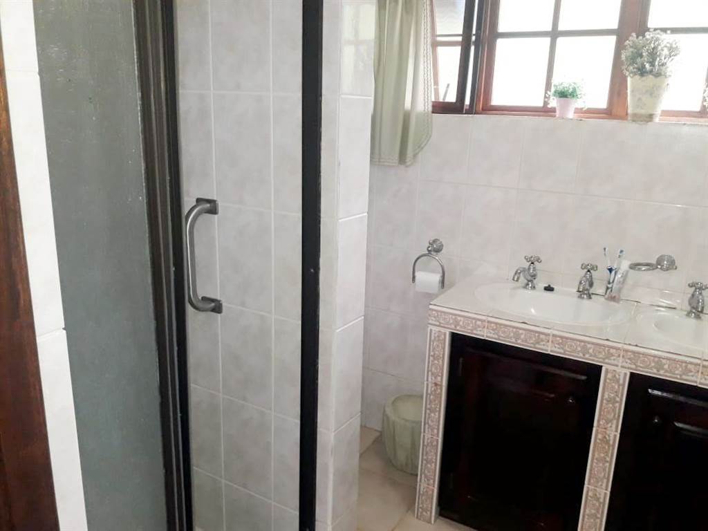 3 Bed Townhouse in Louis Trichardt photo number 28