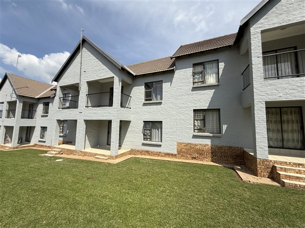 1 Bedroom Flat 1 Bedroom Flat