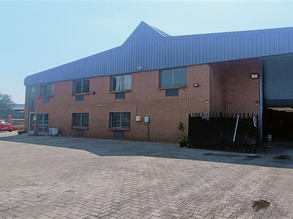 315  m² Industrial space