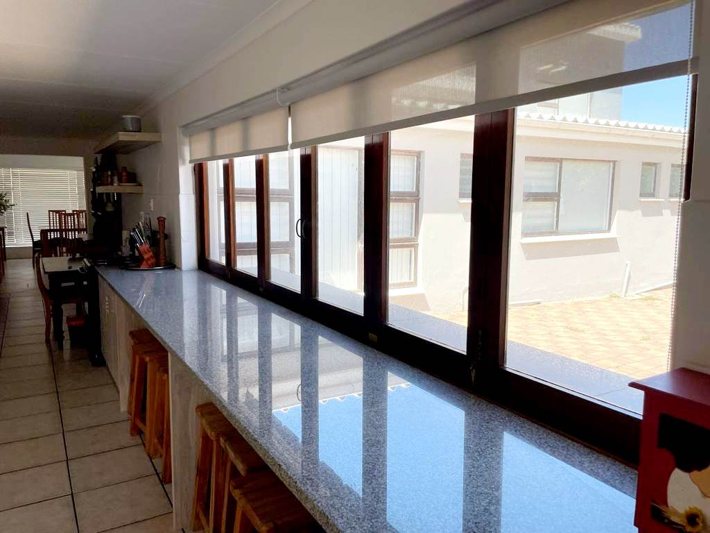 4 Bed House in Outeniqua Strand photo number 2