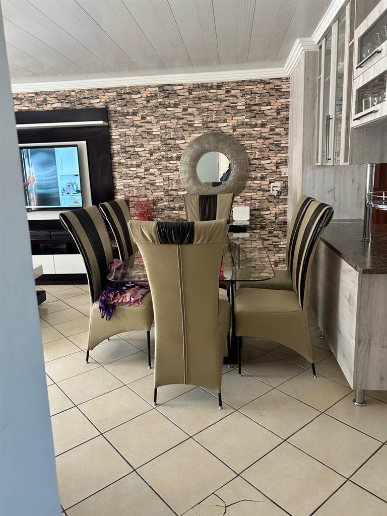 3 Bedroom Simplex 3 Bedroom Simplex