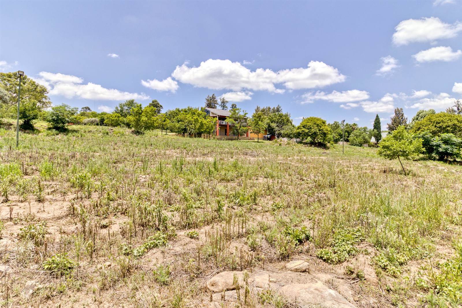 8565 m² Land available in Chartwell photo number 3