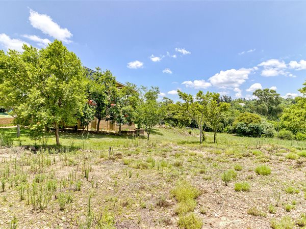 8565 m² Land available in Chartwell