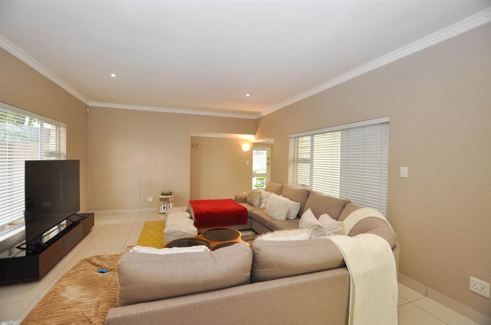 4 Bed Townhouse in Bryanston photo number 8