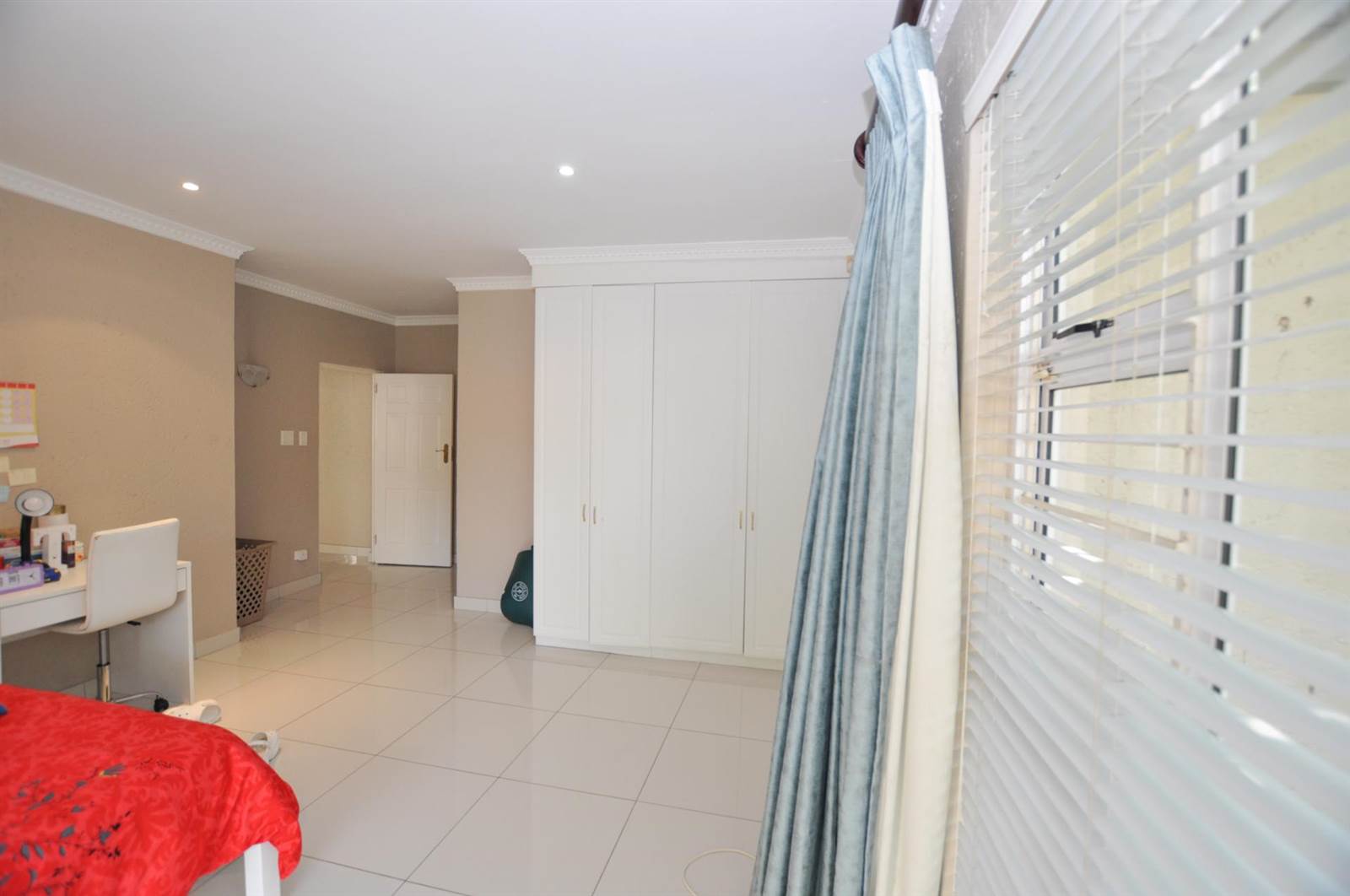 4 Bed Townhouse in Bryanston photo number 30