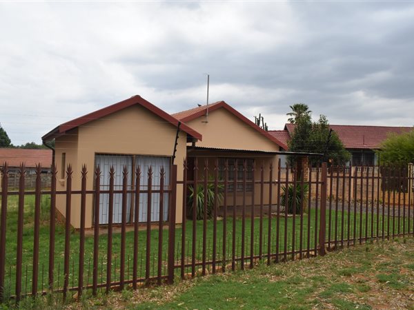2 Bed House in Rensburg