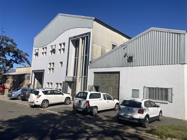 180 m² Industrial space 180 m² Industrial space