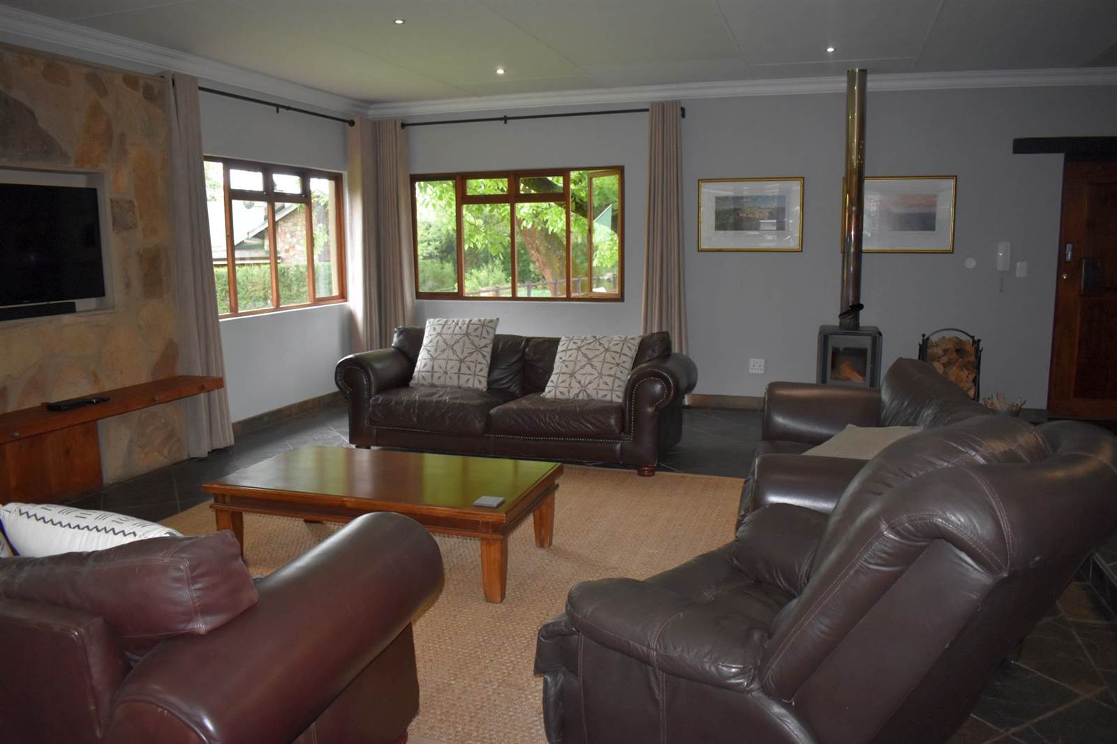 8 Bed House in Dullstroom photo number 21