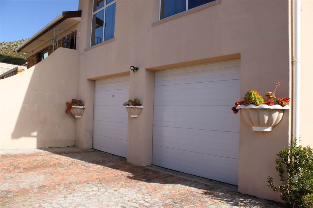 3 Bed House in Ocean View photo number 4