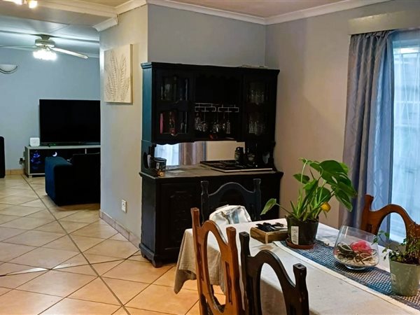 4 Bedroom House 4 Bedroom House