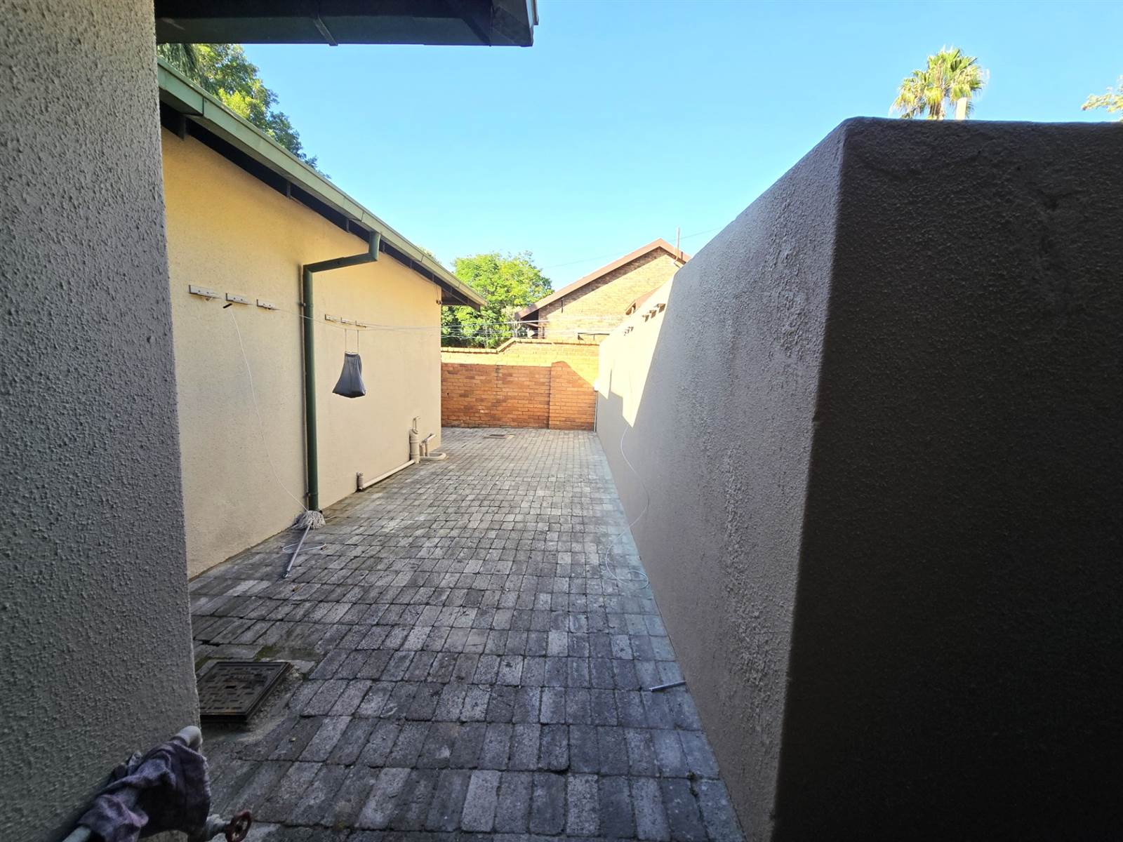 4 Bed House in Garsfontein photo number 13