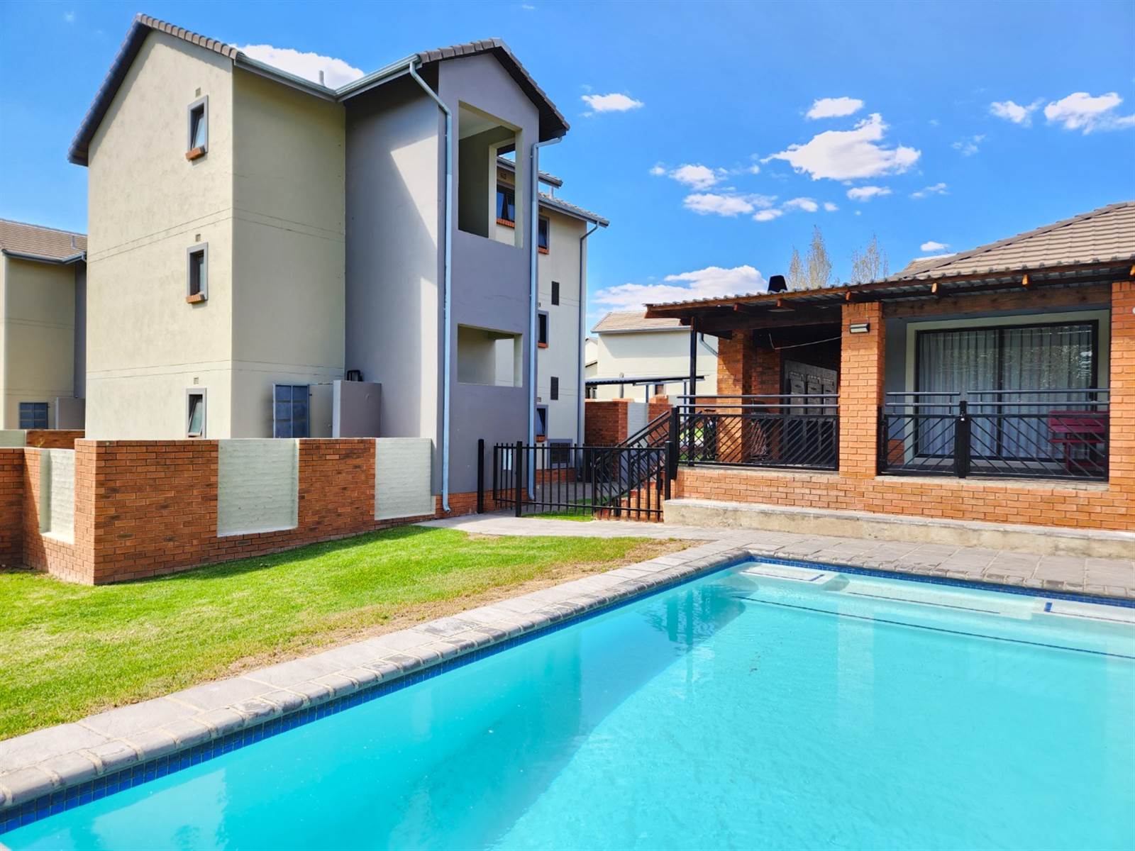 2 Bed Apartment in Kyalami Hills photo number 26