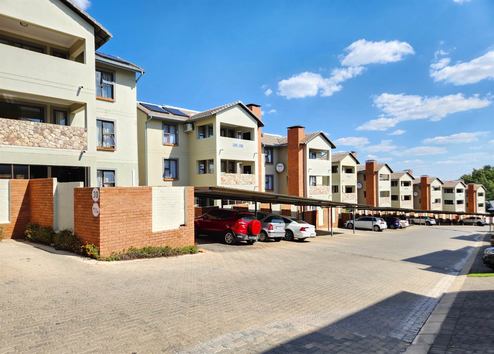 2 Bed Apartment in Kyalami Hills photo number 27