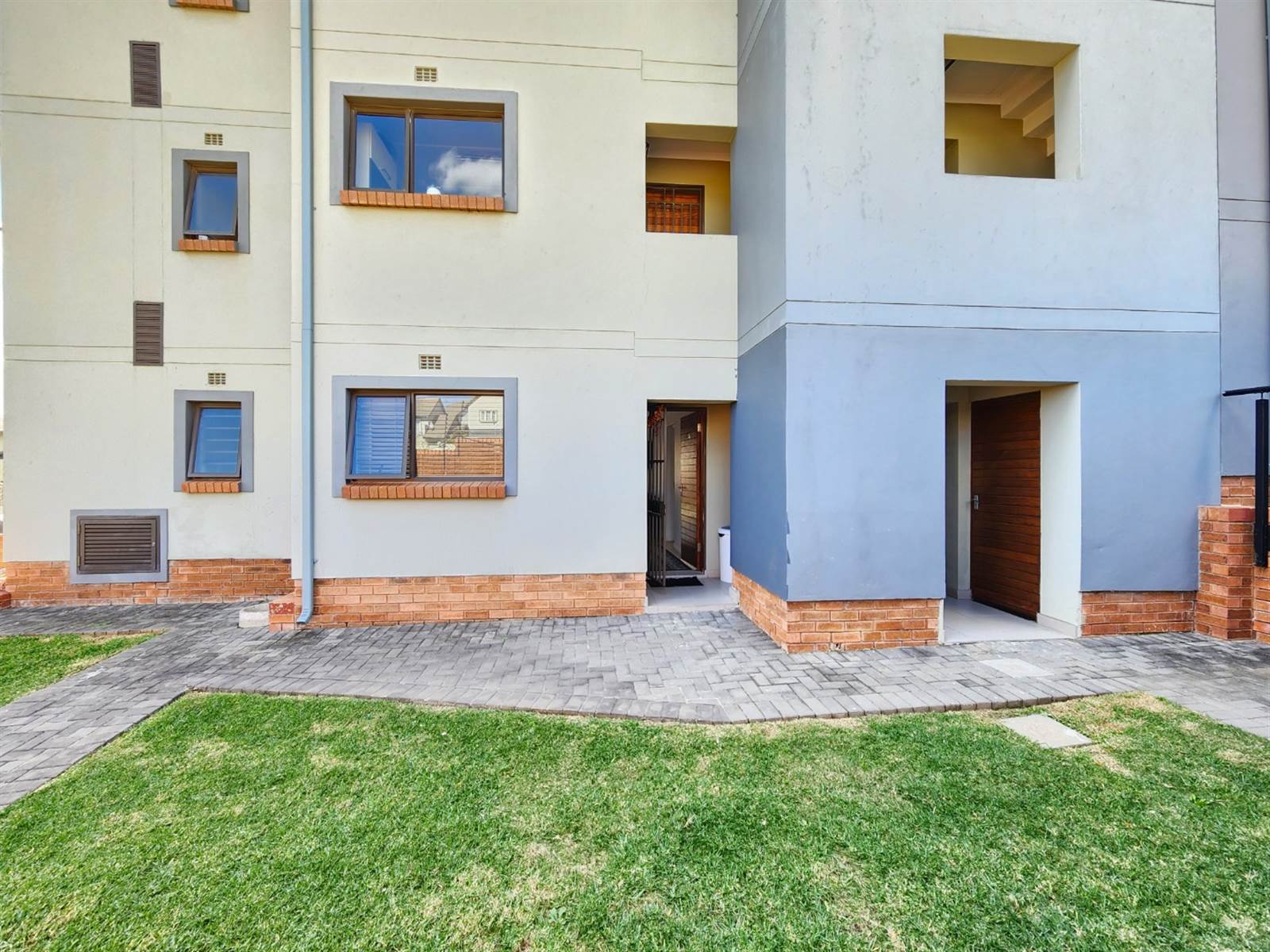 2 Bed Apartment in Kyalami Hills photo number 25