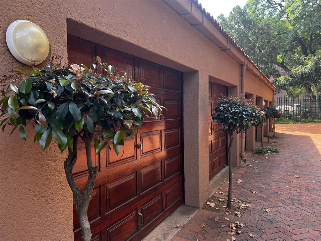 3 Bed Cluster in Parktown photo number 22