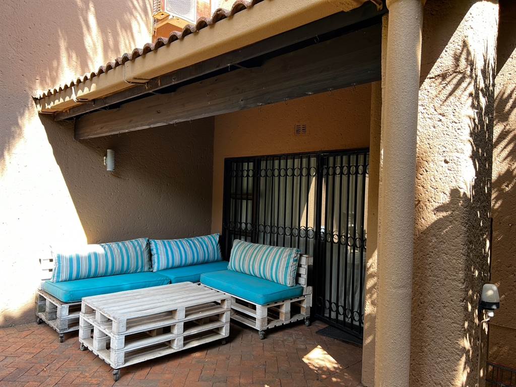 3 Bed Cluster in Parktown photo number 9