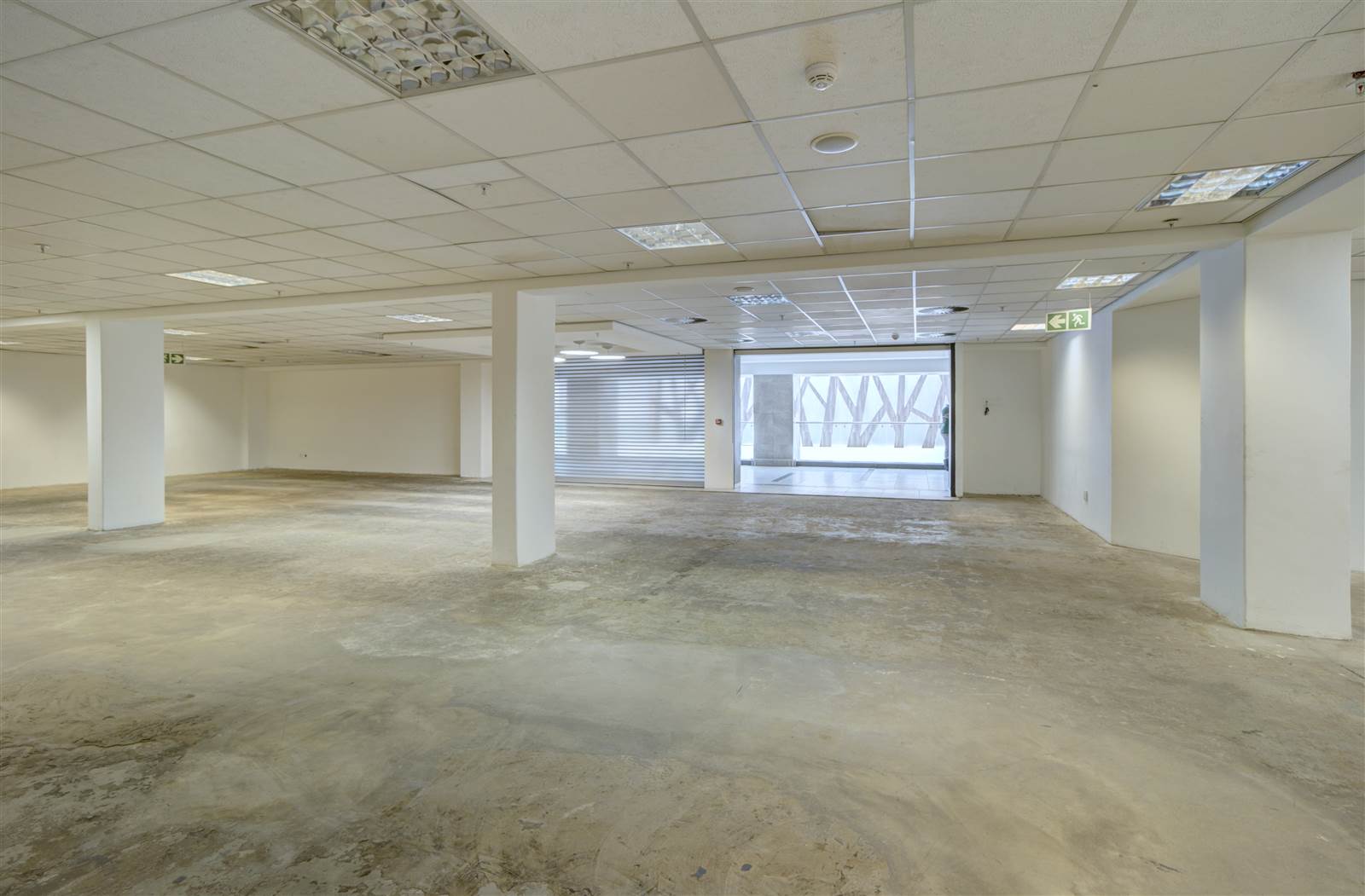 422  m² Retail Space in Benmore Gardens photo number 8