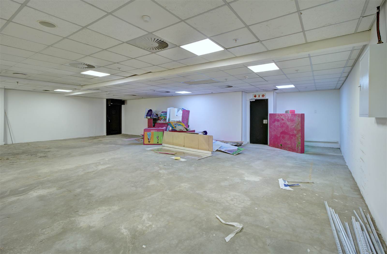 422  m² Retail Space in Benmore Gardens photo number 12