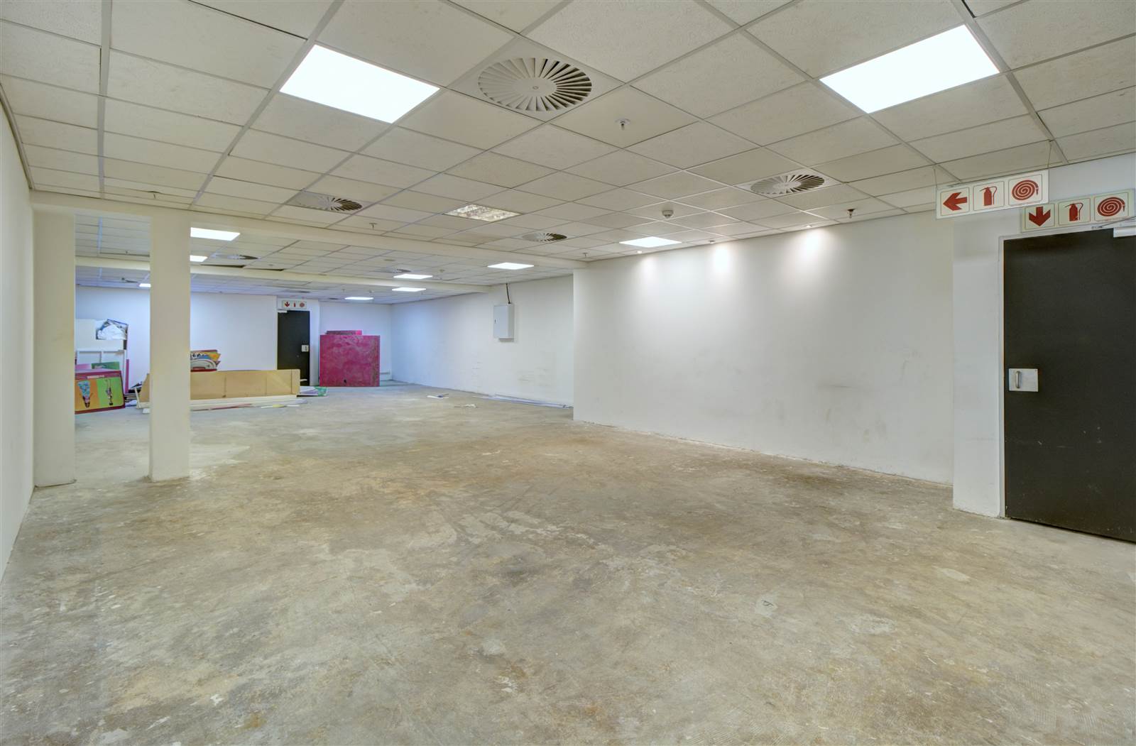 422  m² Retail Space in Benmore Gardens photo number 10