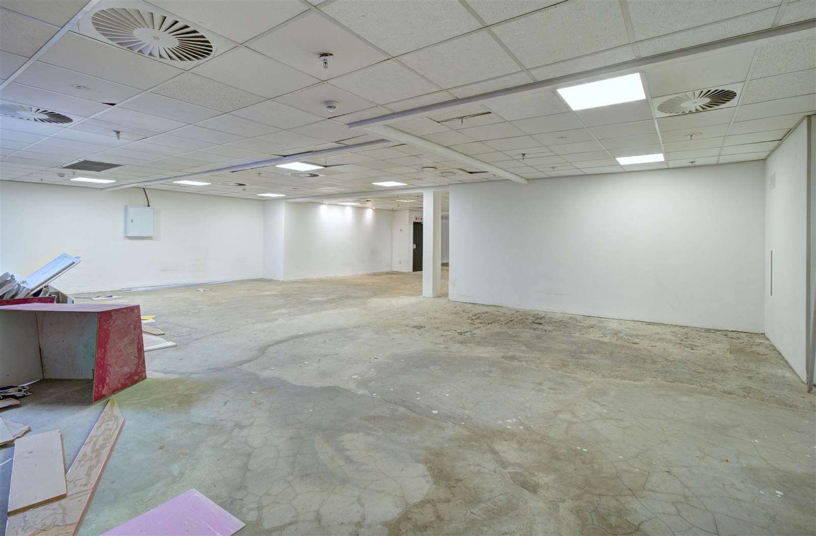422  m² Retail Space in Benmore Gardens photo number 15