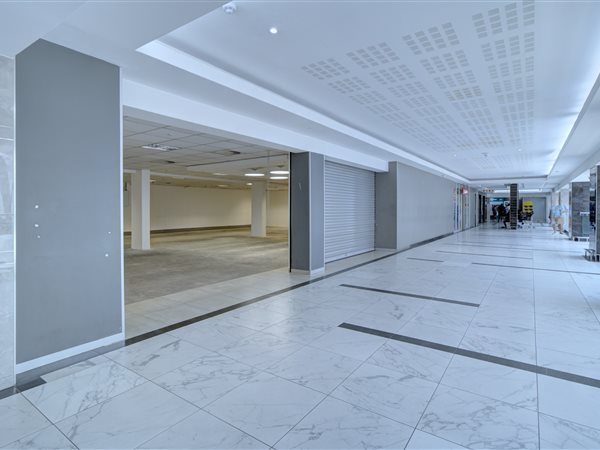 422  m² Retail Space