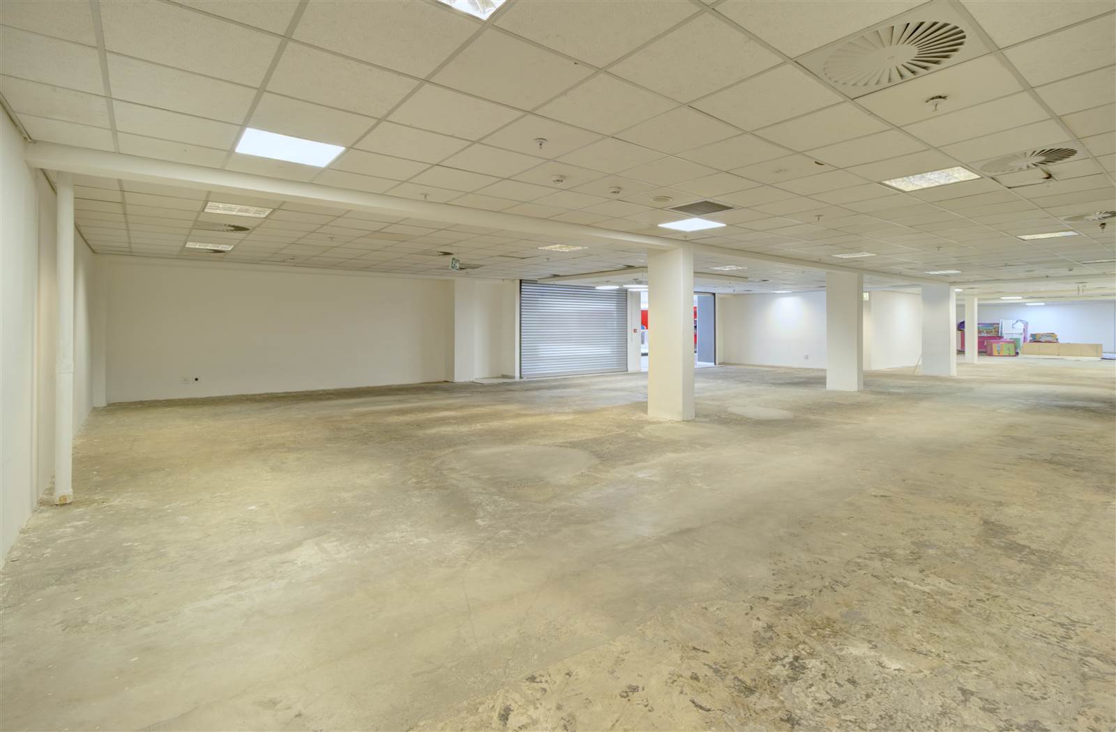 422  m² Retail Space in Benmore Gardens photo number 5