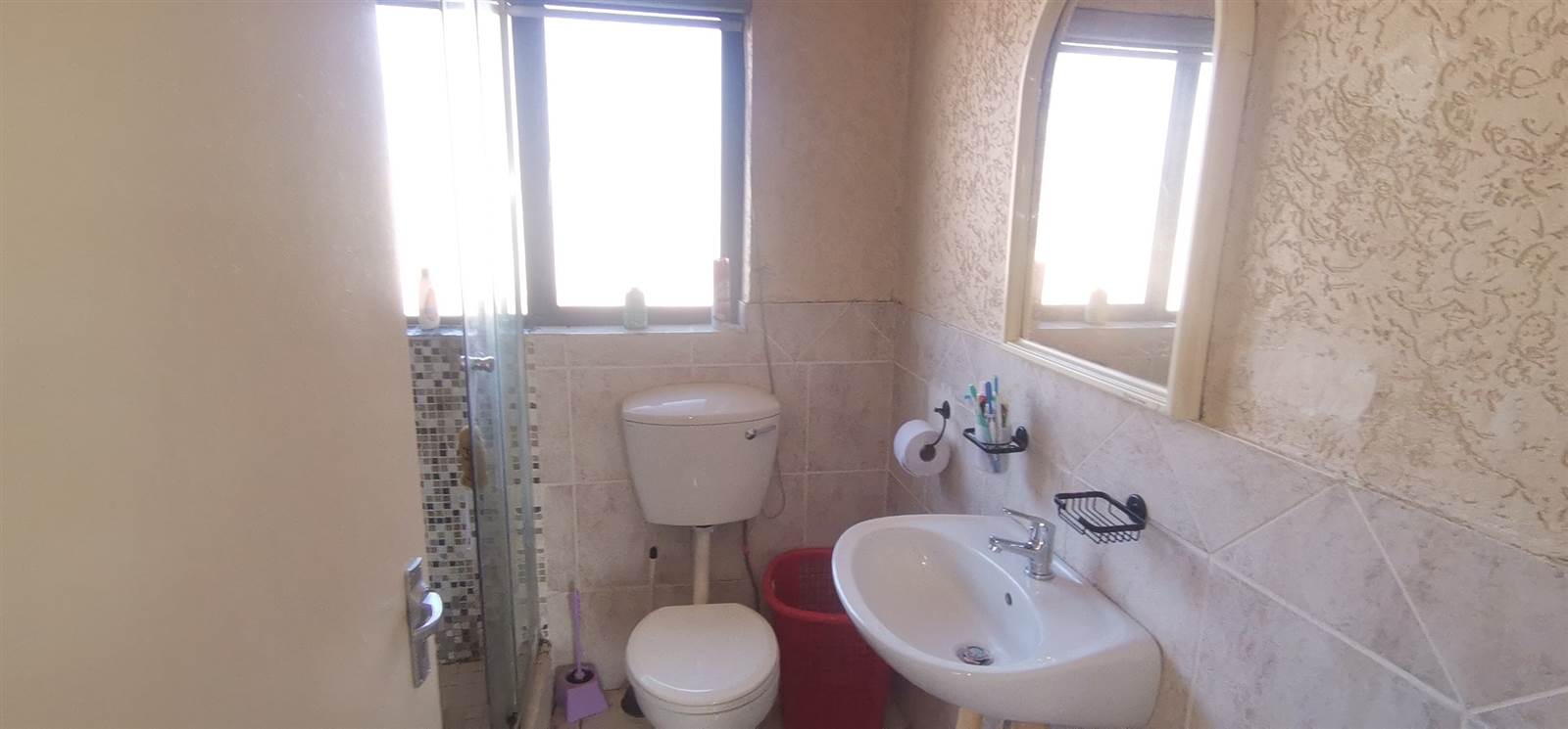 2 Bed Apartment in Mondeor photo number 13