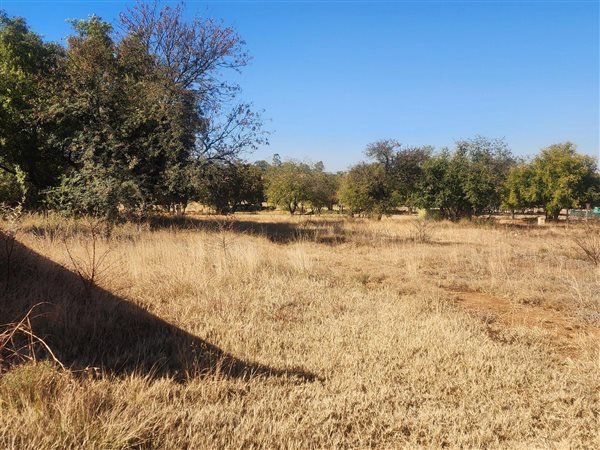 1 034 m² Land