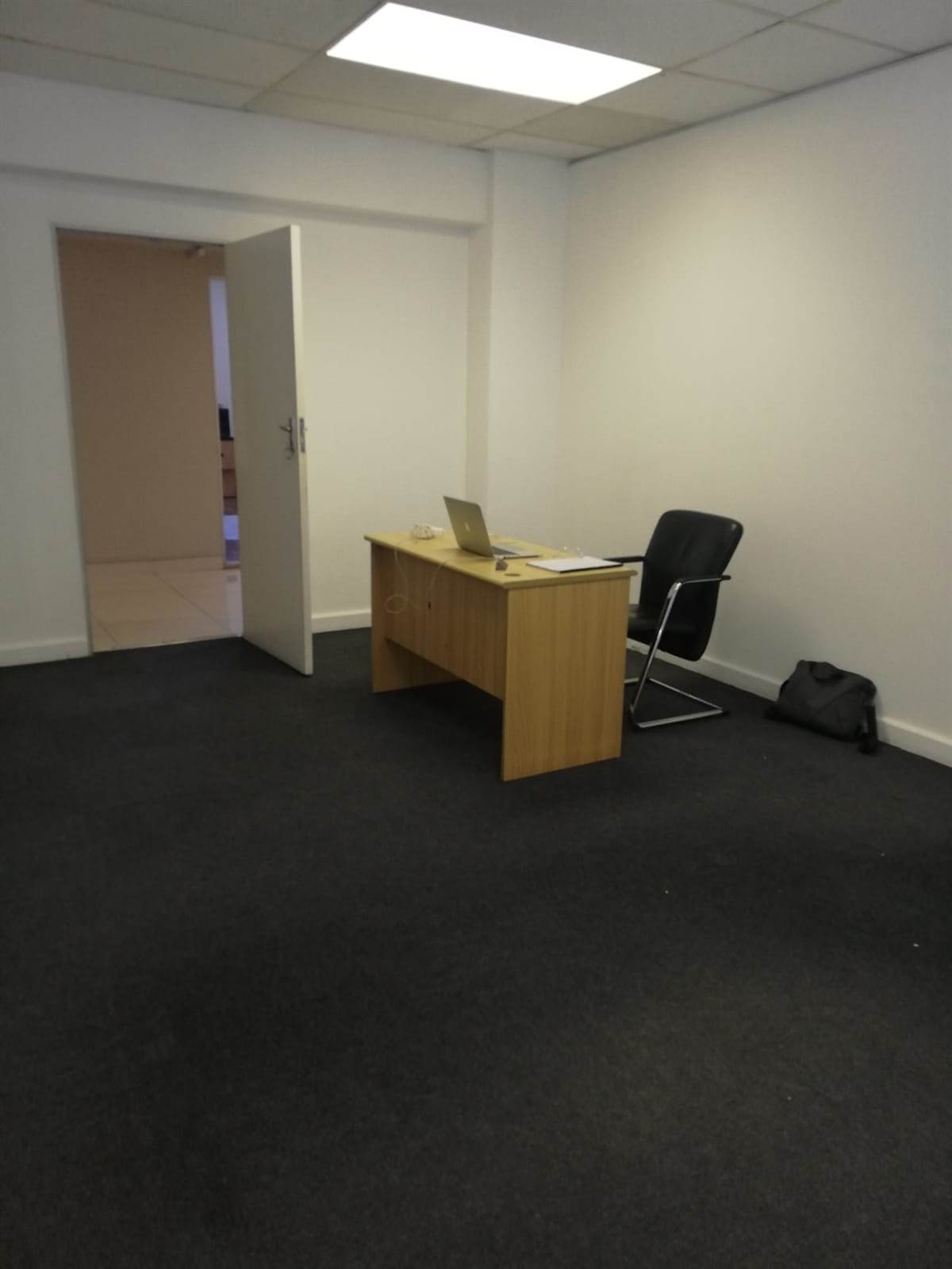 32  m² Office Space in Cape Town City Centre photo number 4