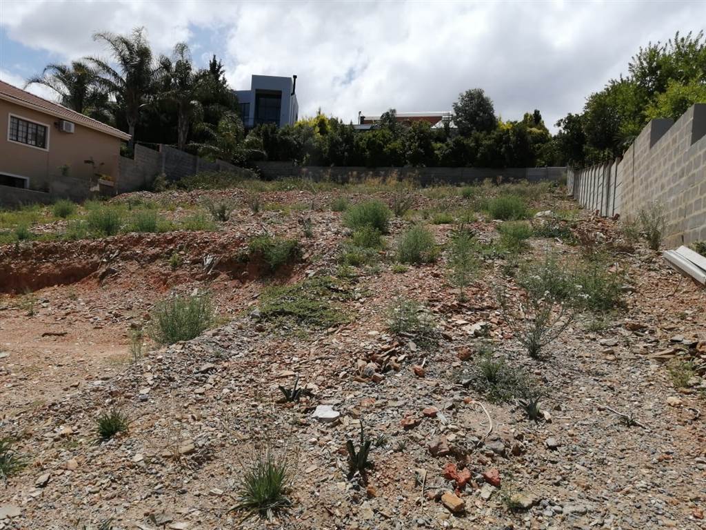 1000 m² Land available in Fairway Heights photo number 1