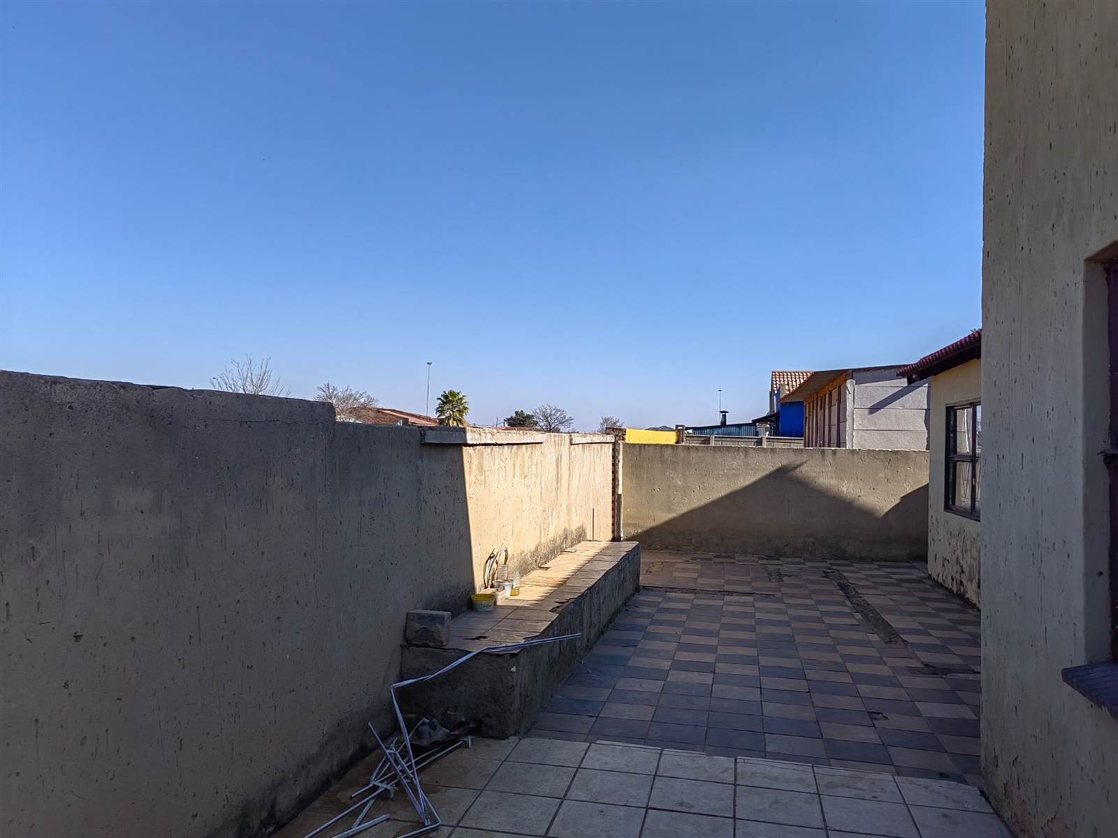 4 Bed House in Kwa Thema photo number 2